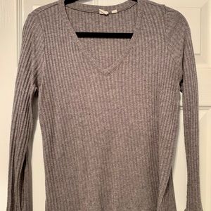 Gap Women’s V-neck Sweater